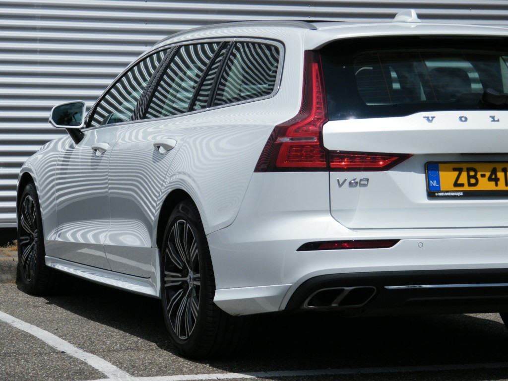 VOLVO-V60-2.0i T5 Inscription Aut8 I NL-Auto I 100% dealer I Pano I Harman