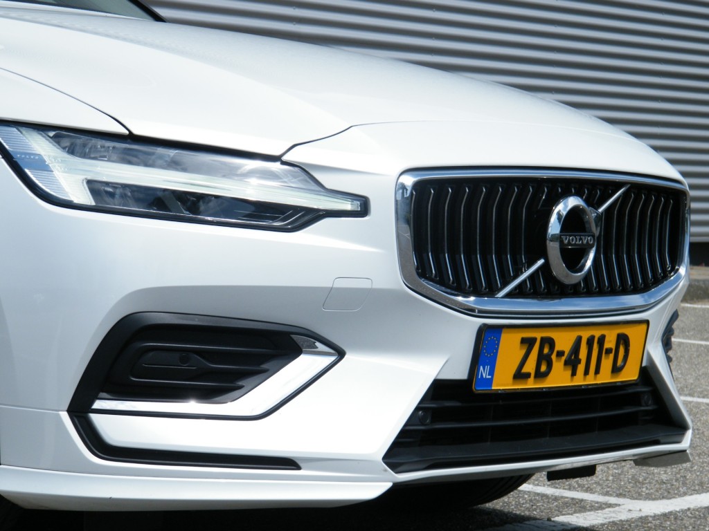 VOLVO-V60-2.0i T5 Inscription Aut8 I NL-Auto I 100% dealer I Pano I Harman