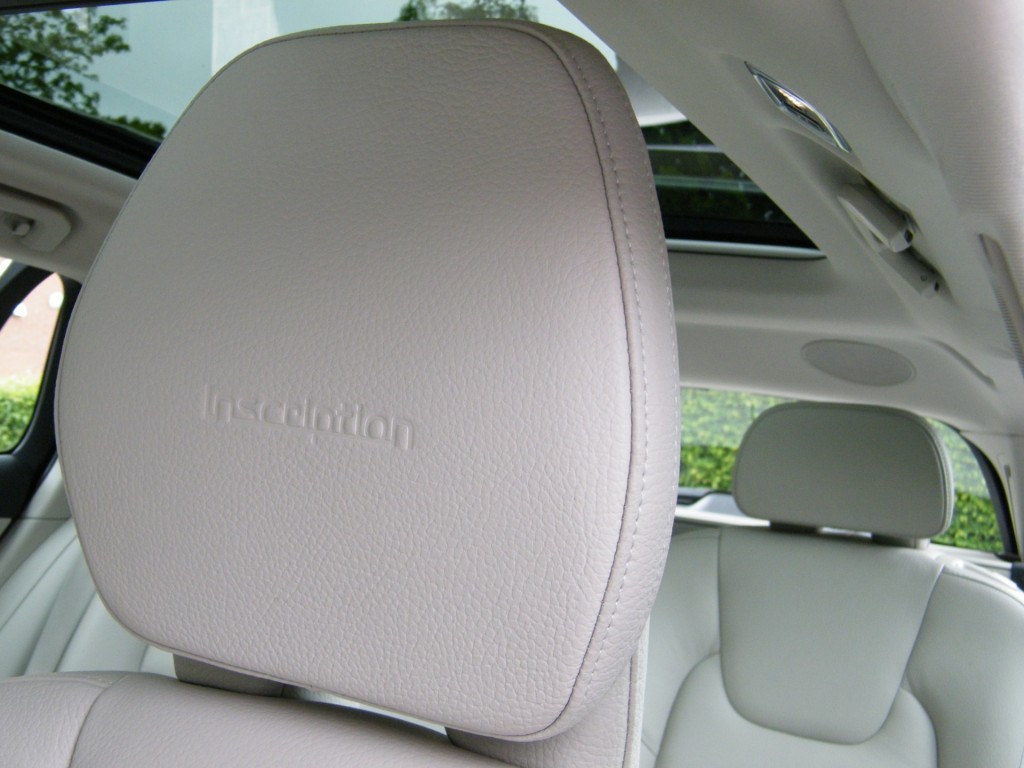 VOLVO-V60-2.0i T5 Inscription Aut8 I NL-Auto I 100% dealer I Pano I Harman
