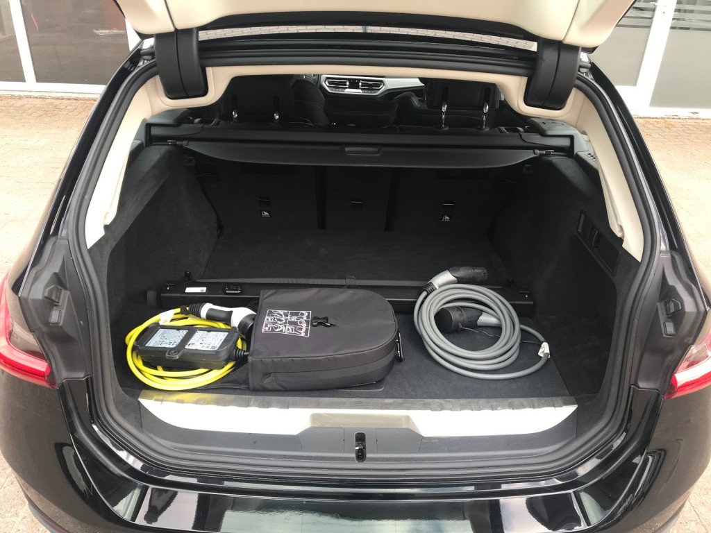 BMW-3-SERIE-330 E ADVANTAGE **Plug-in hybride**