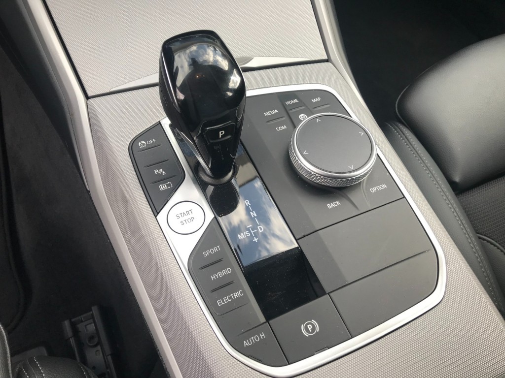 BMW-3-SERIE-330 E ADVANTAGE **Plug-in hybride**