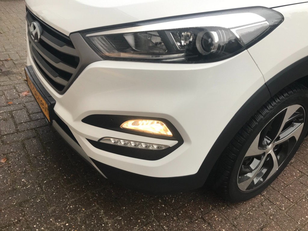 HYUNDAI-TUCSON-1.6 T-GDI COMFORT **Automaat/Dealer onderhouden**
