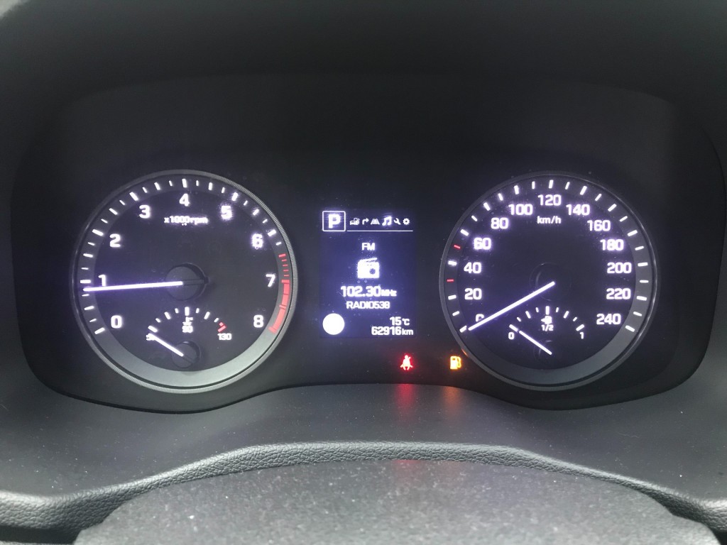 HYUNDAI-TUCSON-1.6 T-GDI COMFORT **Automaat/Dealer onderhouden**