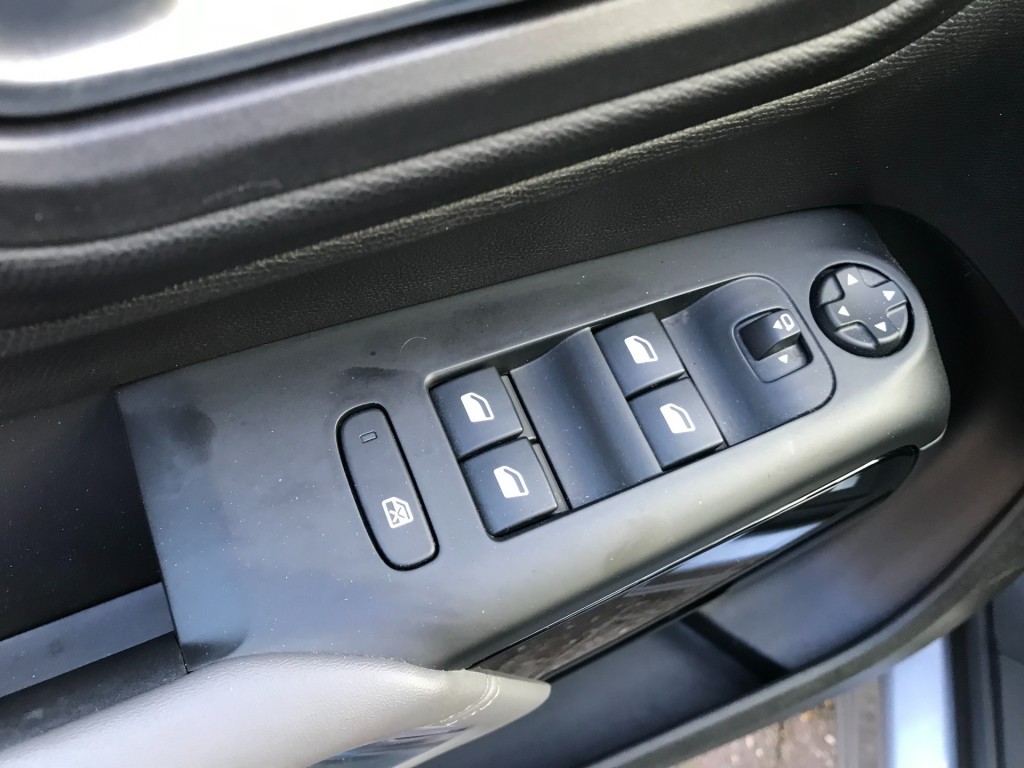 CITROEN-C5 AIRCROSS-1.6 PL HYB BUSINESS **navigatie/camera/pdc**