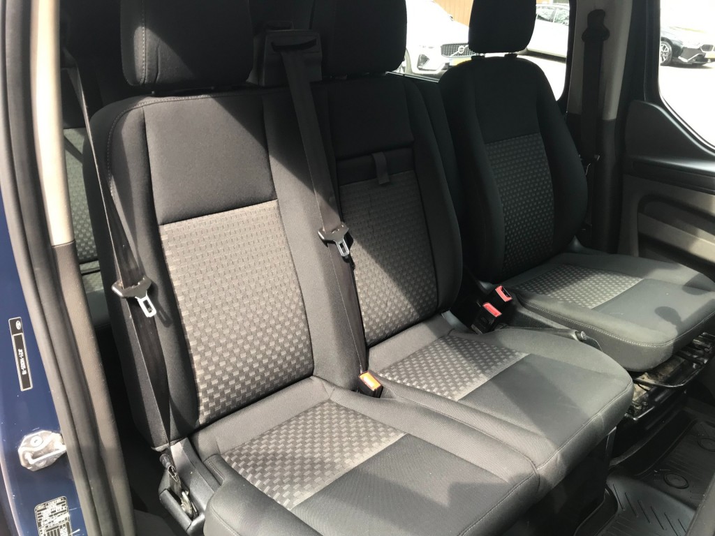 FORD-TRANSIT CUSTOM-300 2.0 TDCI L2H1**6-pers/trekhaak**