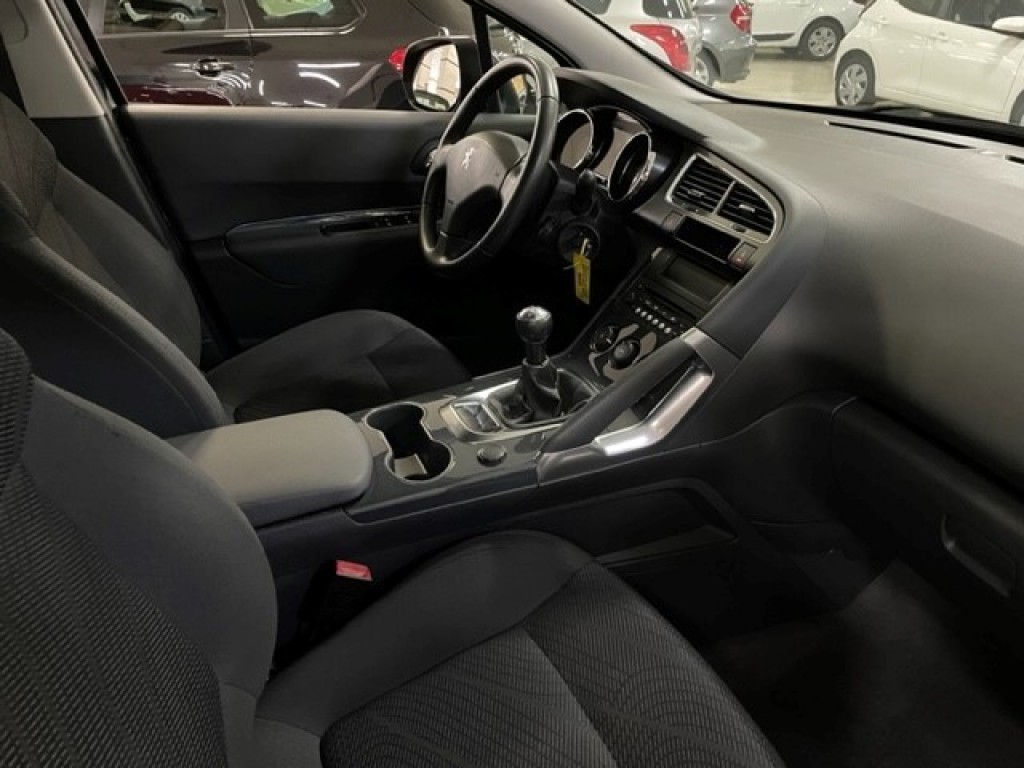 PEUGEOT-3008-1.6 VTI STYLE / AIRCO / CRUISE / ISOFIX / AUX