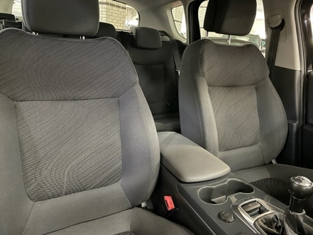 PEUGEOT-3008-1.6 VTI STYLE / AIRCO / CRUISE / ISOFIX / AUX