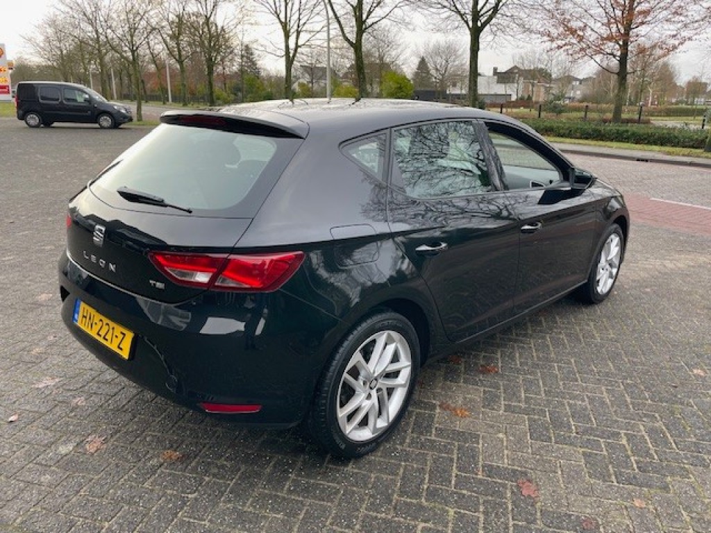 SEAT-LEON-1.2 TSI CLIMATCONTROL / CRUISE / ISOFIX / LM VELGEN