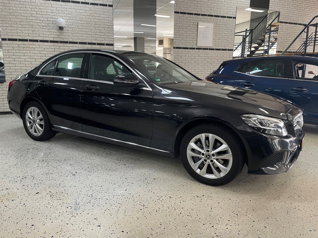 MERCEDES-BENZ-C-KLASSE-180 CDI Automaat Sport Navigatie ECC Airco PDC Camera LED