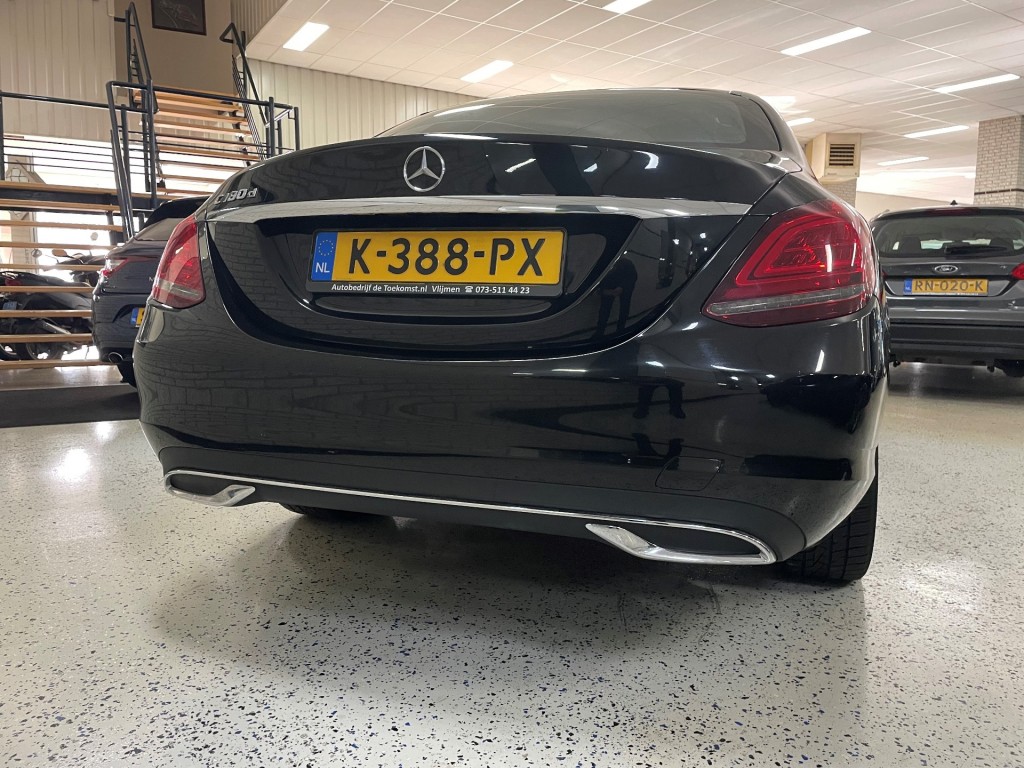 MERCEDES-BENZ-C-KLASSE-180 CDI Automaat Sport Navigatie ECC Airco PDC Camera LED
