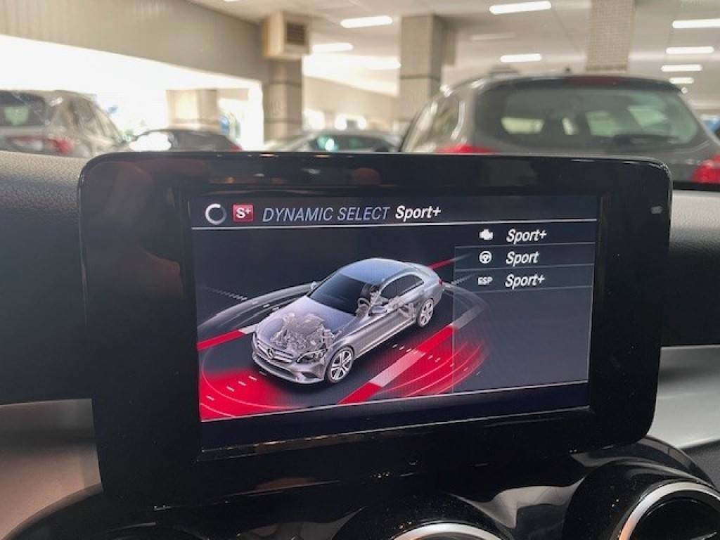 MERCEDES-BENZ-C-KLASSE-180 CDI Automaat Sport Navigatie ECC Airco PDC Camera LED