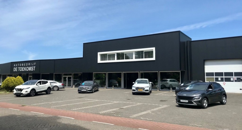 MERCEDES-BENZ-C-KLASSE-180 CDI Automaat Sport Navigatie ECC Airco PDC Camera LED