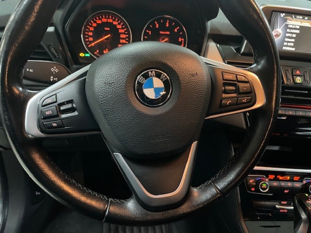 BMW-2-SERIE ACTIVE TOURER-216 D Automaat Afn. Trekhaak Navigatie Cruise Airco PDC