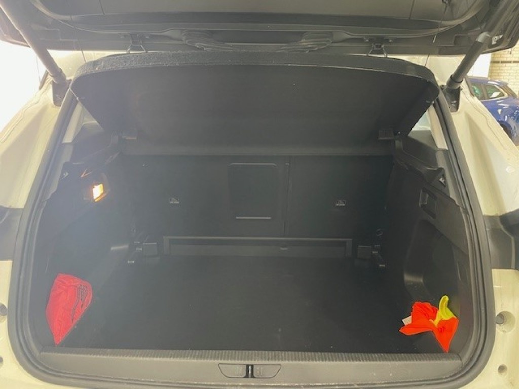 OPEL-GRANDLAND X-1.2 Turbo Inno. NAVI / AIRCO ECC / CAMERA / CRUISE / LED