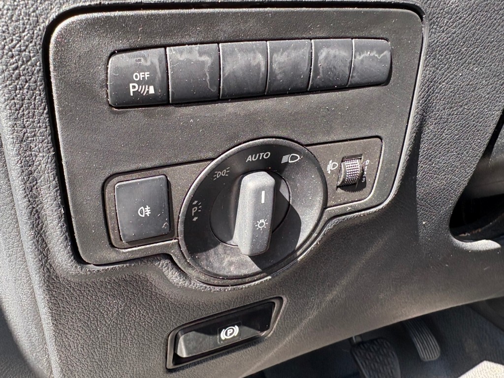 MERCEDES-BENZ-VITO-111 CDI Navigatie Achterdeuren Cruise Trekhaak PDC Airco
