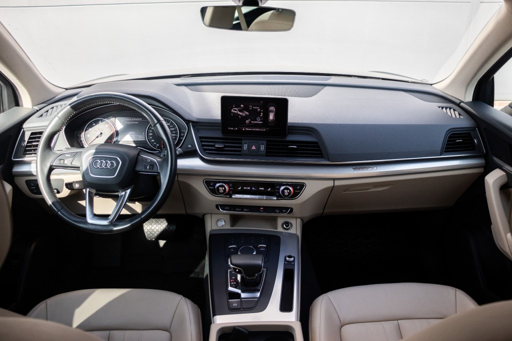 AUDI-Q5-2.0 TFSI, Quattro, S-tronic, 24.690 km!