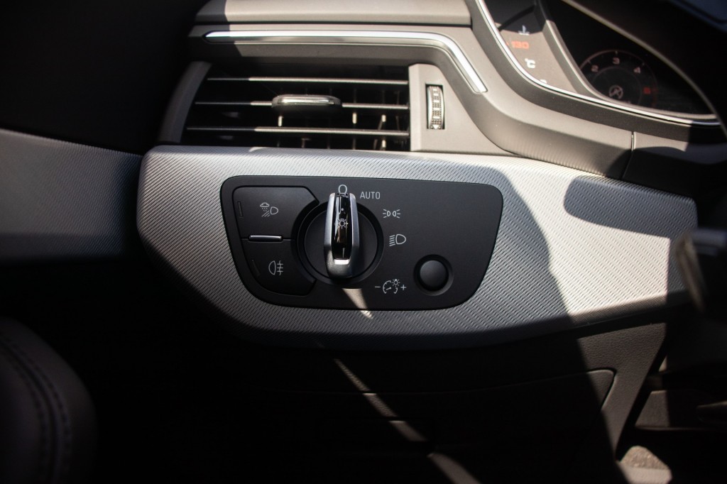 AUDI-A4-Avant, 2.0 TDI, S-line