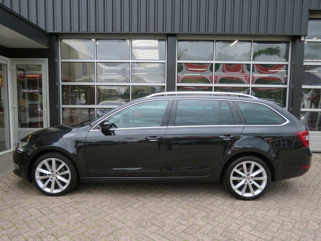 SKODA-OCTAVIA-Combi 1.0 115pkTSI DSG-aut. Greentech Style Business / Led / 18I