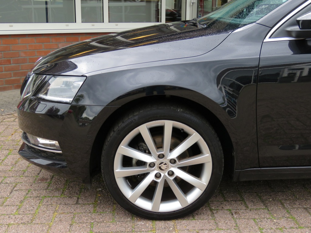 SKODA-OCTAVIA-Combi 1.0 115pkTSI DSG-aut. Greentech Style Business / Led / 18I