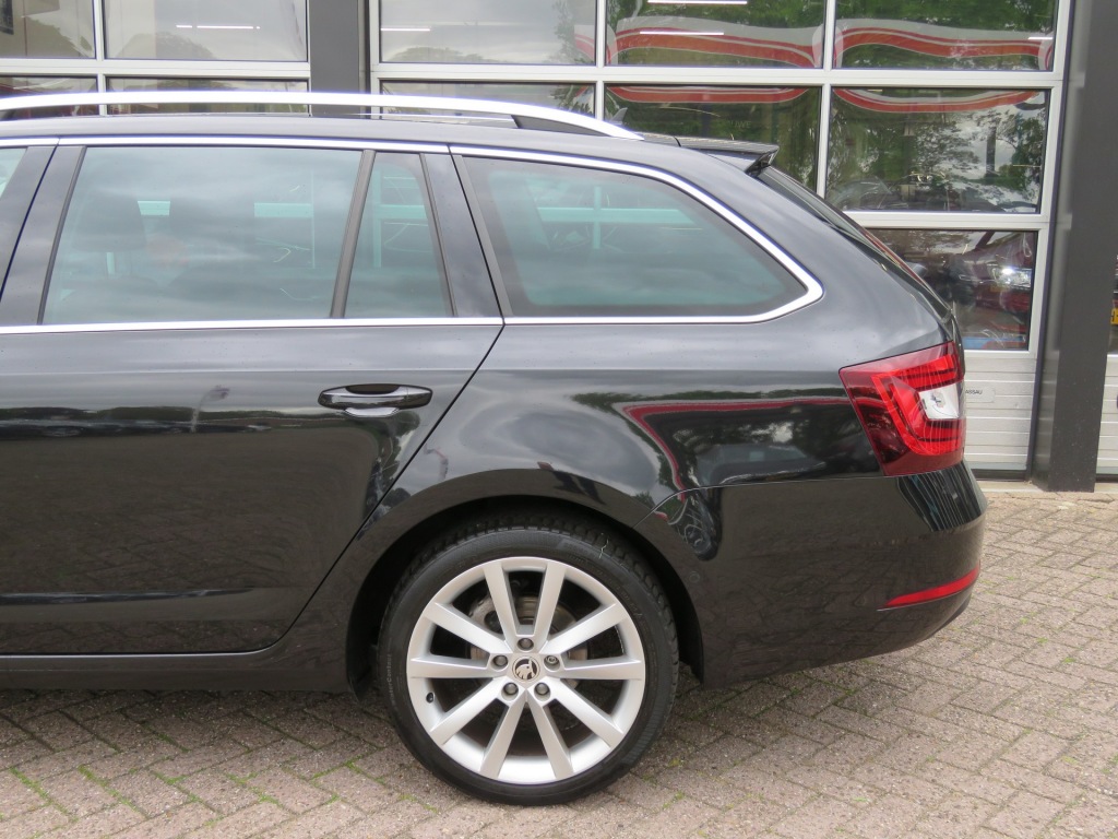 SKODA-OCTAVIA-Combi 1.0 115pkTSI DSG-aut. Greentech Style Business / Led / 18I