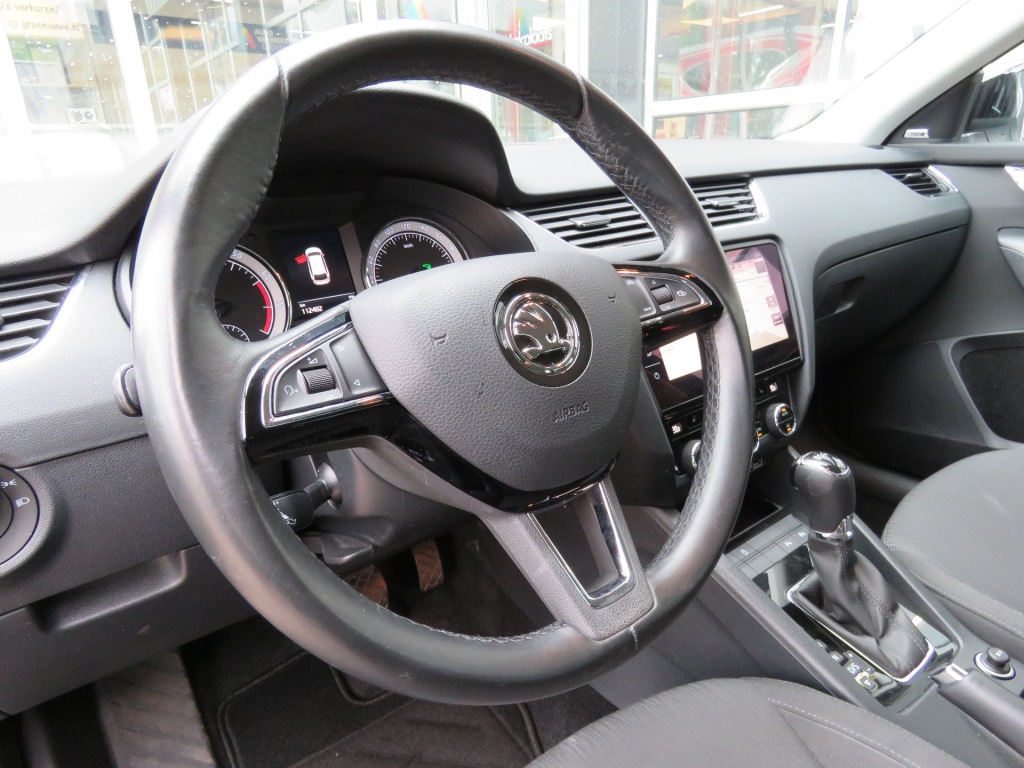 SKODA-OCTAVIA-Combi 1.0 115pkTSI DSG-aut. Greentech Style Business / Led / 18I