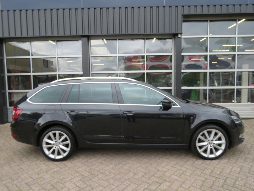 SKODA-OCTAVIA-Combi 1.0 115pkTSI DSG-aut. Greentech Style Business / Led / 18I