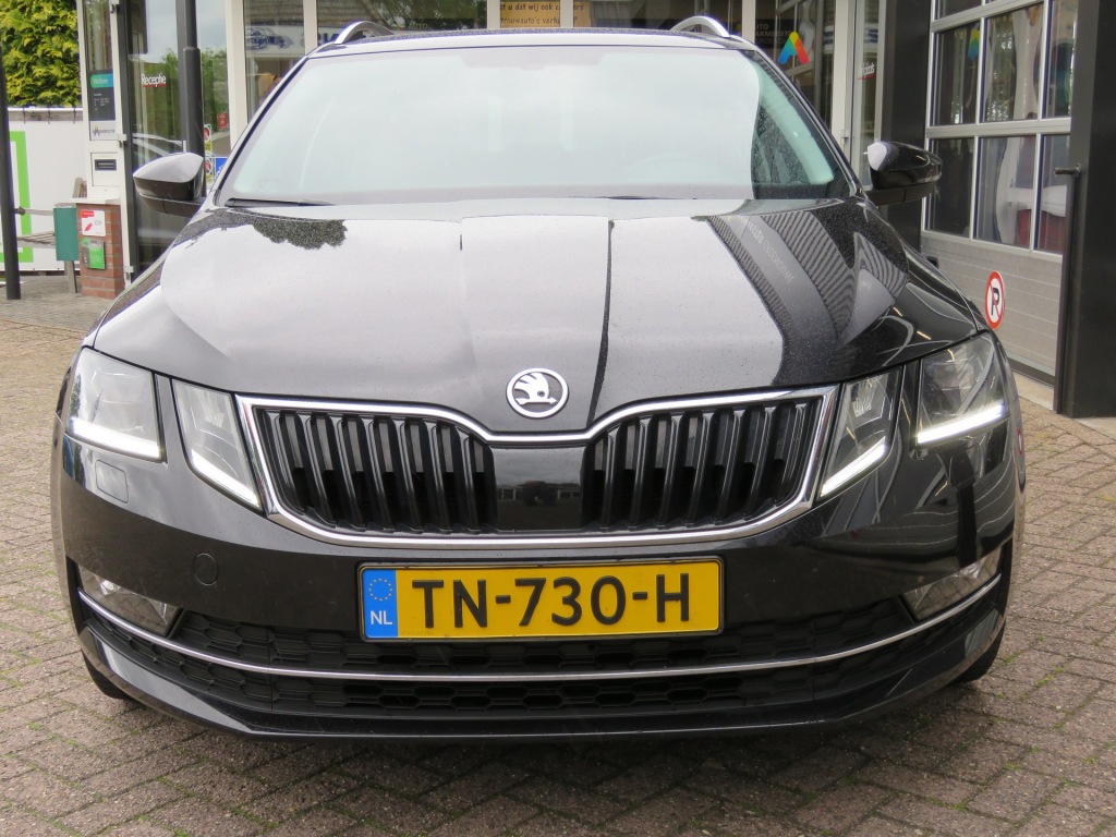 SKODA-OCTAVIA-Combi 1.0 115pkTSI DSG-aut. Greentech Style Business / Led / 18I