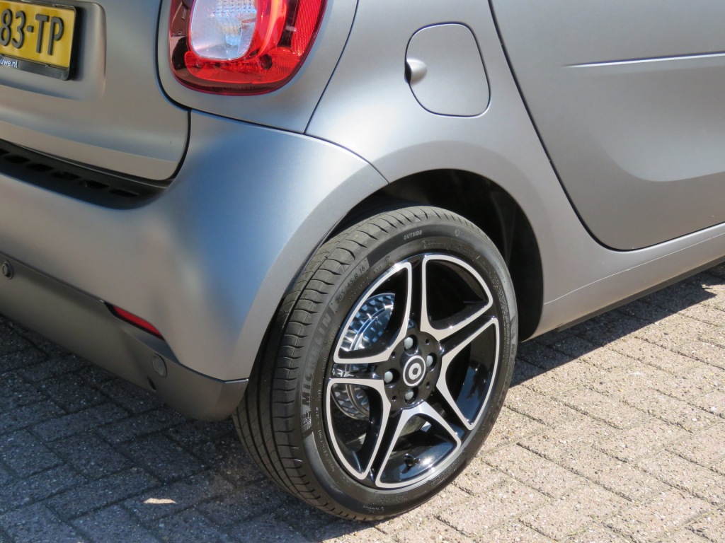 SMART-FORTWO-EQ Comfort / 160KM NEDC / Matt / Stoelverw. / FABRIEKS garantie