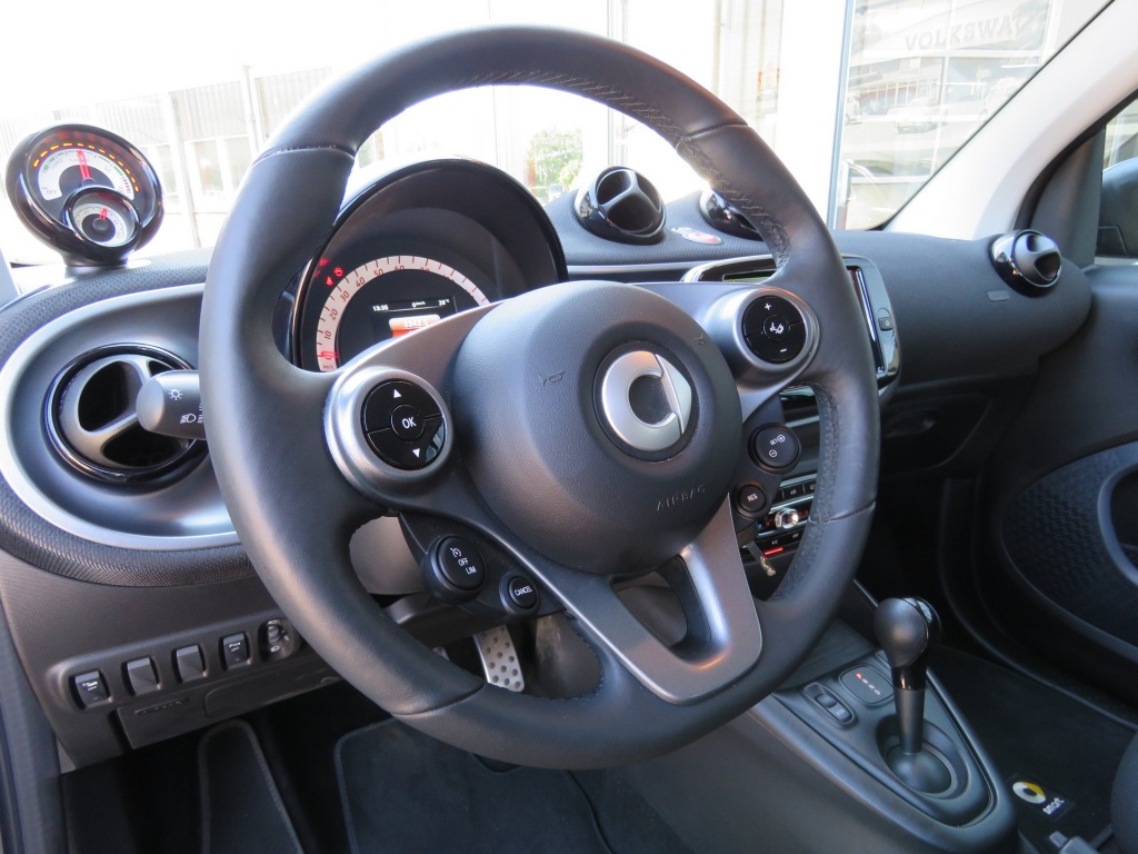 SMART-FORTWO-EQ Comfort / 160KM NEDC / Matt / Stoelverw. / FABRIEKS garantie