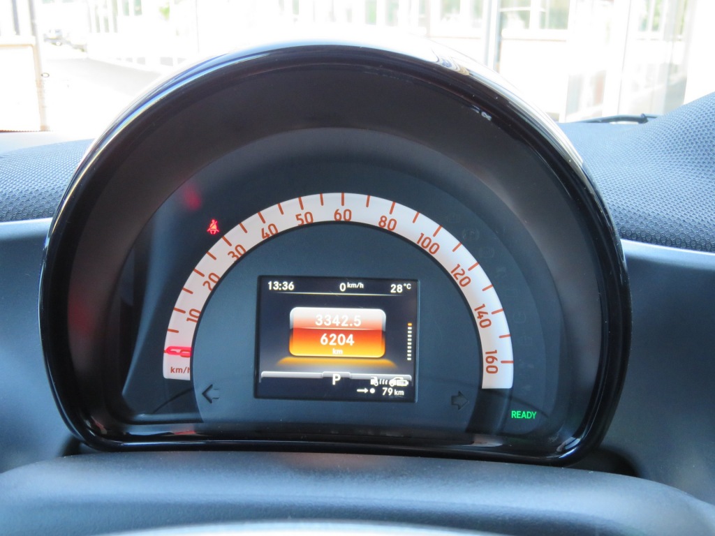 SMART-FORTWO-EQ Comfort / 160KM NEDC / Matt / Stoelverw. / FABRIEKS garantie