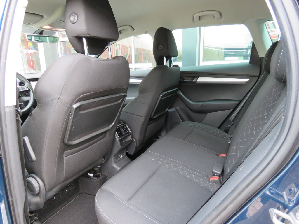 SKODA-KAROQ-1.0 TSI 115PK DSG-Aut. Ambition / Camera / Weg.klap haak / Elec