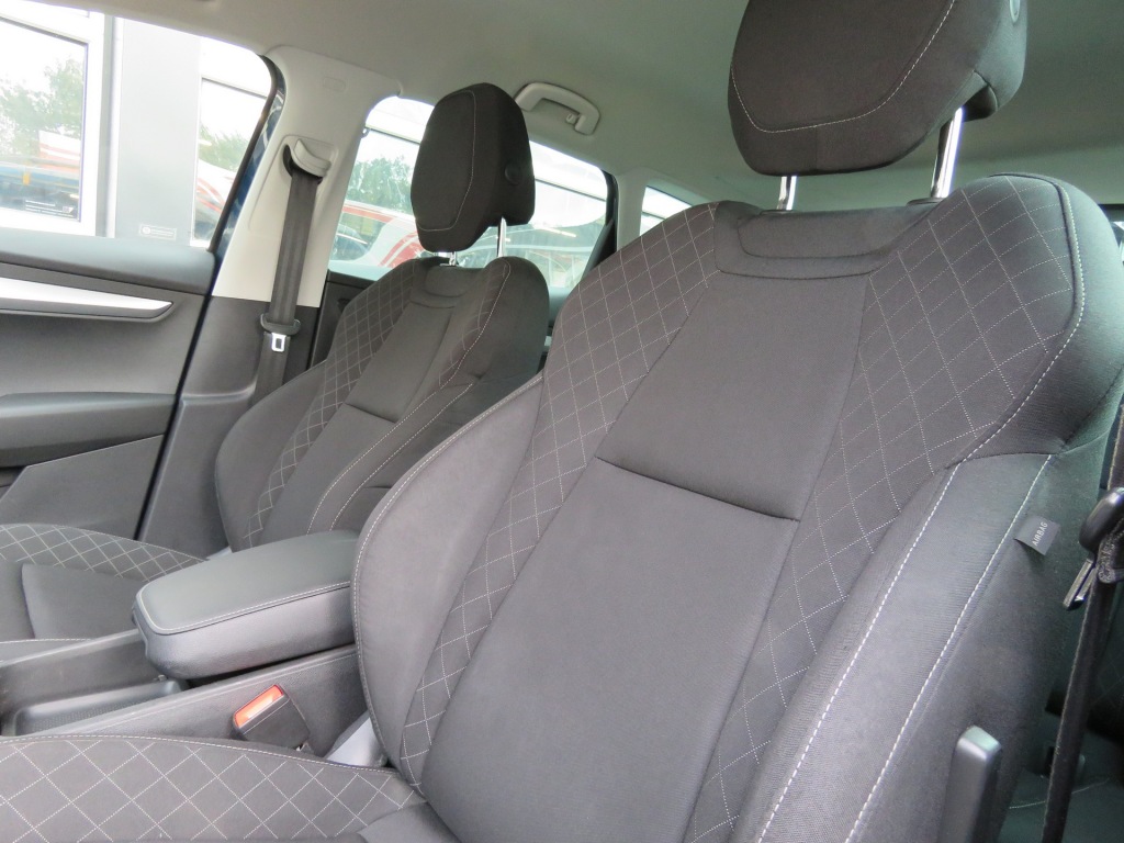 SKODA-KAROQ-1.0 TSI 115PK DSG-Aut. Ambition / Camera / Weg.klap haak / Elec