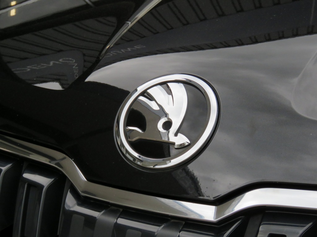 SKODA-KAROQ-1.5 TSI 150PK DSG-aut. ACT Style / Trekhaak / Navi / BOVAG garan