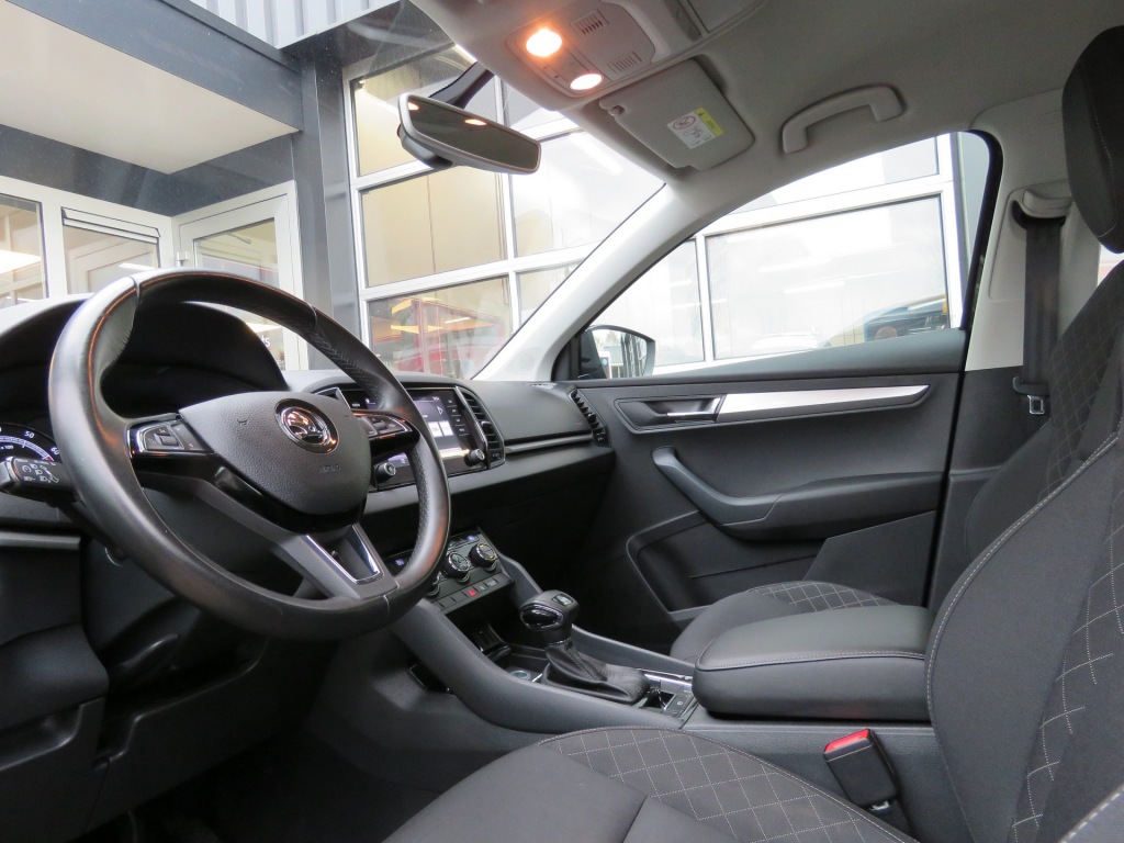 SKODA-KAROQ-1.5 TSI 150PK DSG-aut. ACT Style / Trekhaak / Navi / BOVAG garan