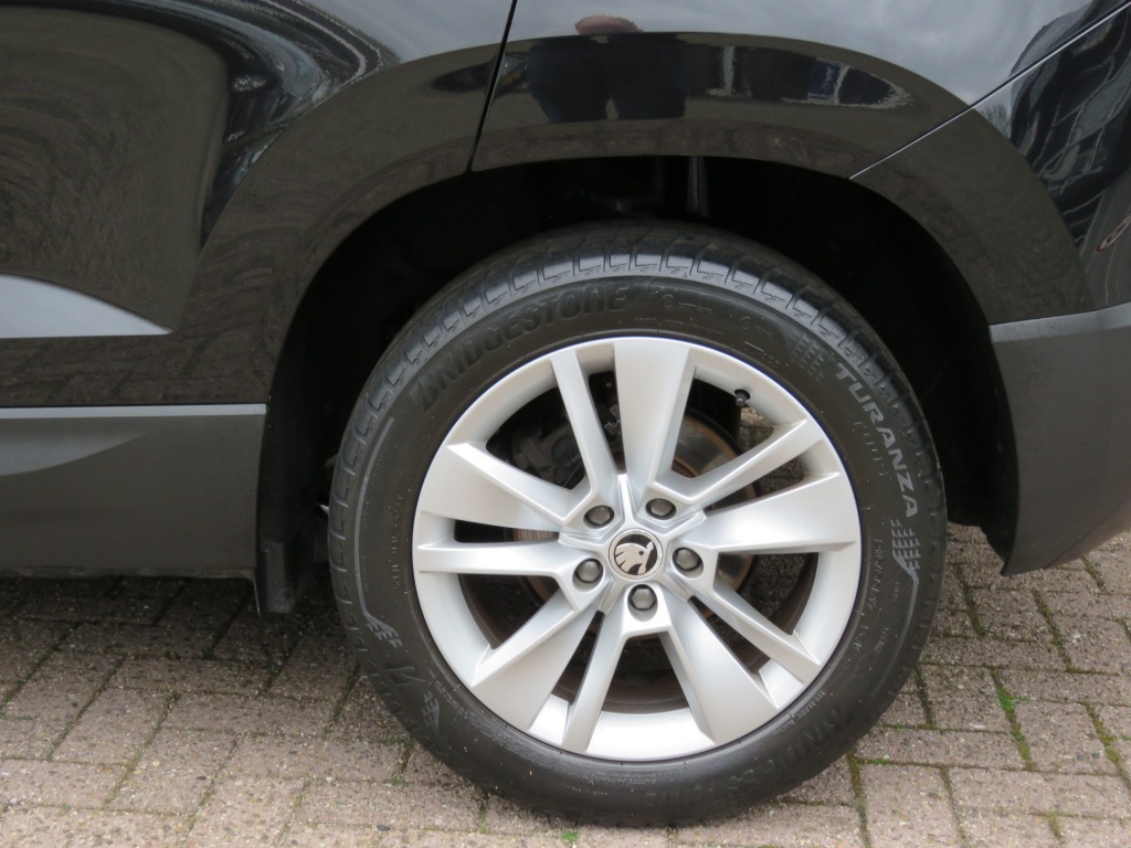 SKODA-KAROQ-1.5 TSI 150PK DSG-aut. ACT Style / Trekhaak / Navi / BOVAG garan