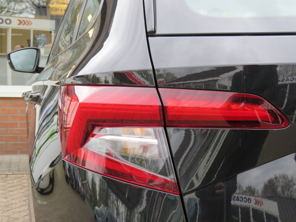 SKODA-KAROQ-1.5 TSI 150PK DSG-aut. ACT Style / Trekhaak / Navi / BOVAG garan