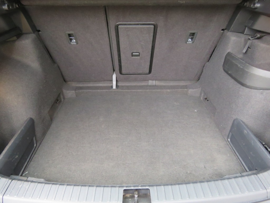 SKODA-KAROQ-1.5 TSI 150PK DSG-aut. ACT Style / Trekhaak / Navi / BOVAG garan