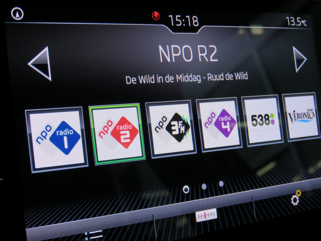 SKODA-KAROQ-1.5 TSI 150PK DSG-aut. ACT Style / Trekhaak / Navi / BOVAG garan