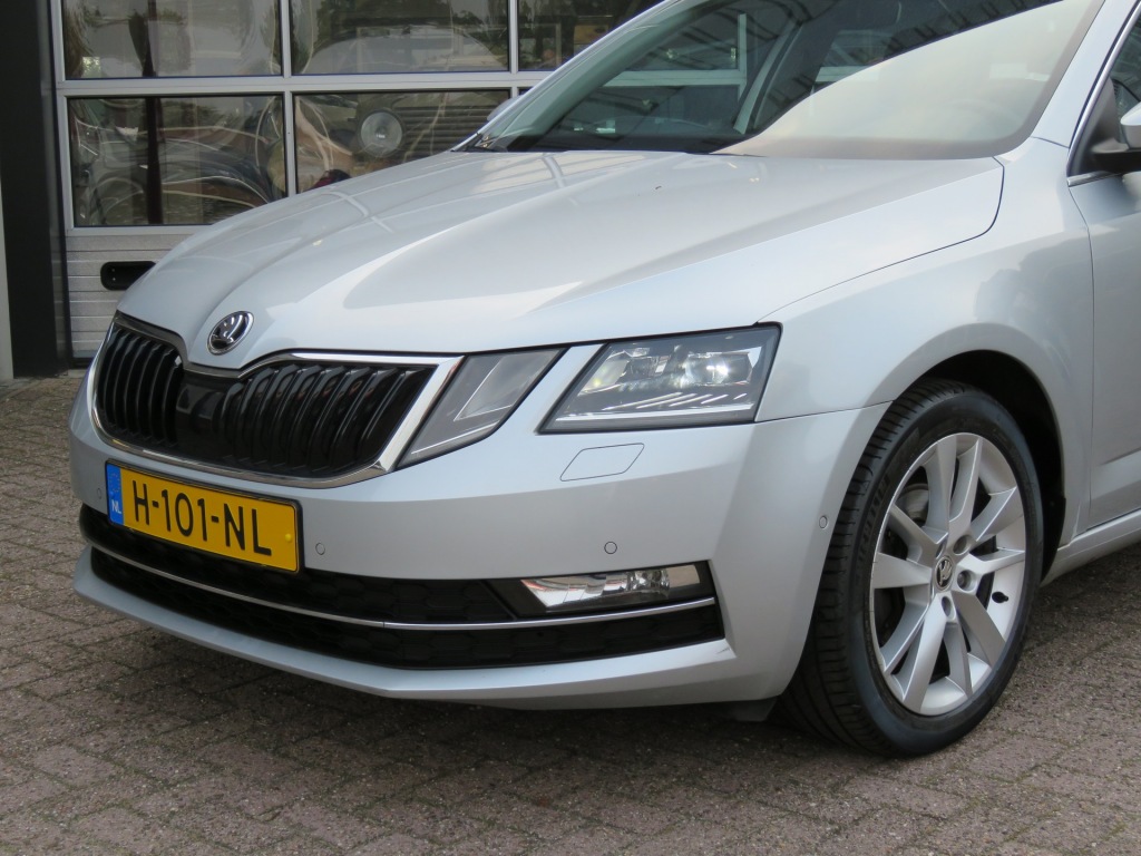SKODA-OCTAVIA-Combi 1.0 115pk TSI Greentech Business Edition Plus / Led / Came