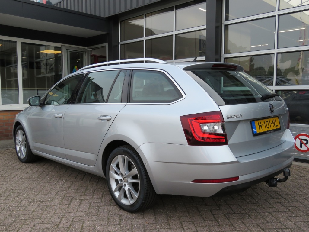SKODA-OCTAVIA-Combi 1.0 115pk TSI Greentech Business Edition Plus / Led / Came