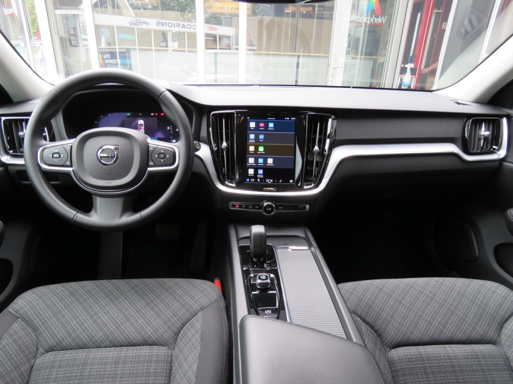 VOLVO-V60-2.0 B3 163pk Aut. Core / Camera / Stoel-stuurverw. / Elec.klep /