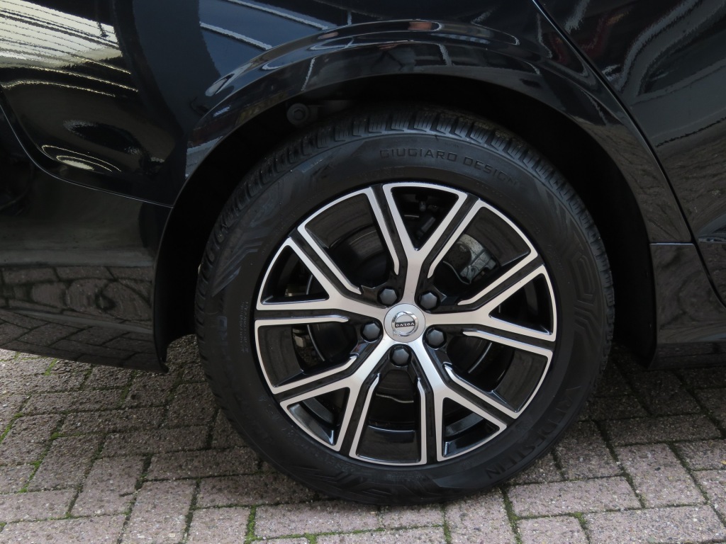 VOLVO-V60-2.0 B3 163pk Aut. Core / Camera / Stoel-stuurverw. / Elec.klep /