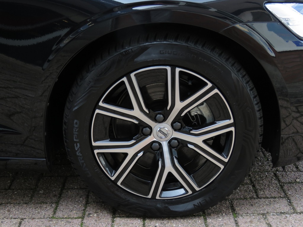 VOLVO-V60-2.0 B3 163pk Aut. Core / Camera / Stoel-stuurverw. / Elec.klep /