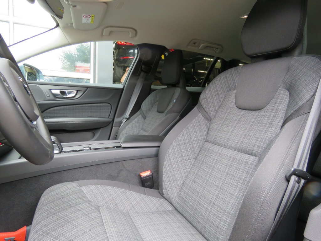 VOLVO-V60-2.0 B3 163pk Aut. Core / Camera / Stoel-stuurverw. / Elec.klep /