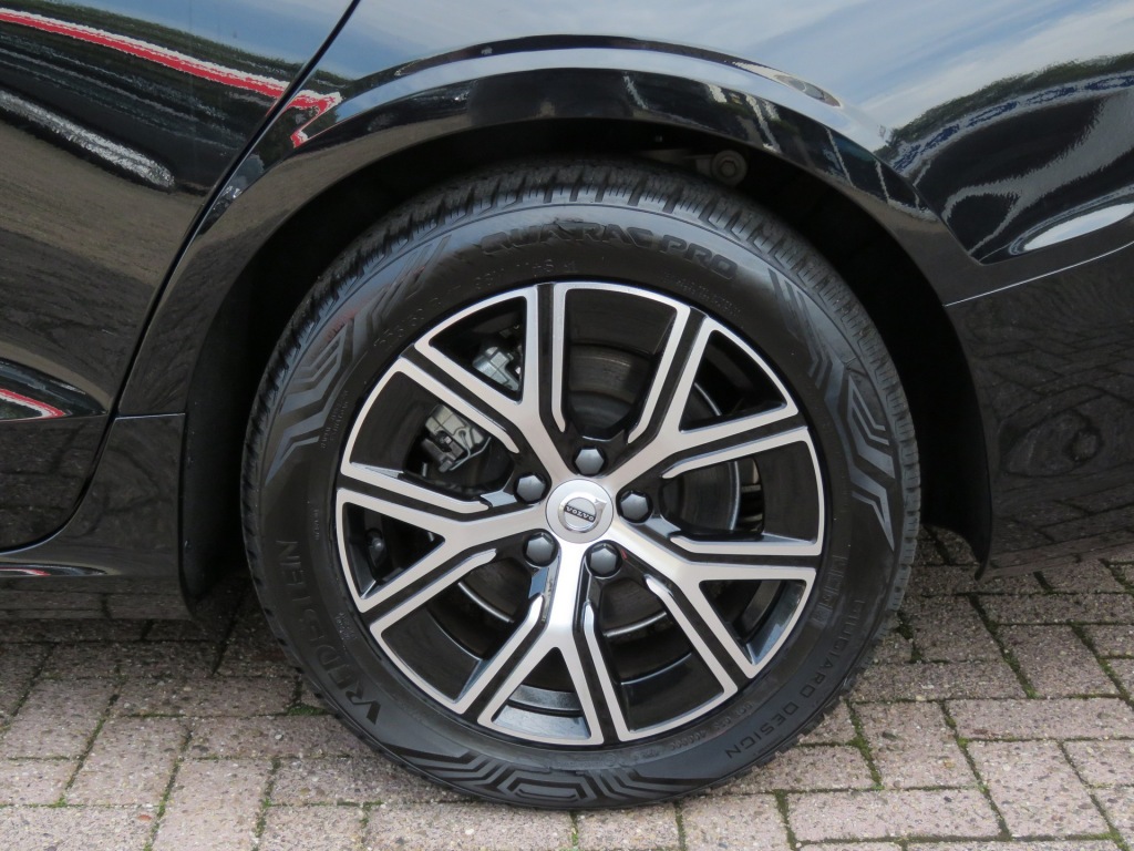 VOLVO-V60-2.0 B3 163pk Aut. Core / Camera / Stoel-stuurverw. / Elec.klep /