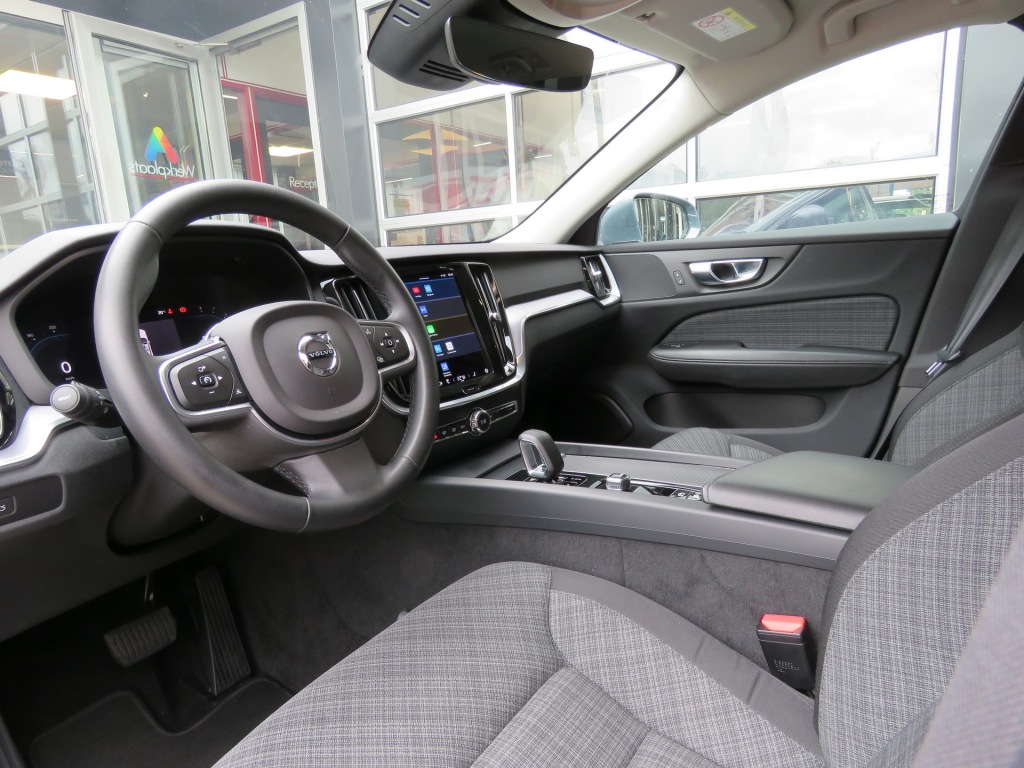 VOLVO-V60-2.0 B3 163pk Aut. Core / Camera / Stoel-stuurverw. / Elec.klep /