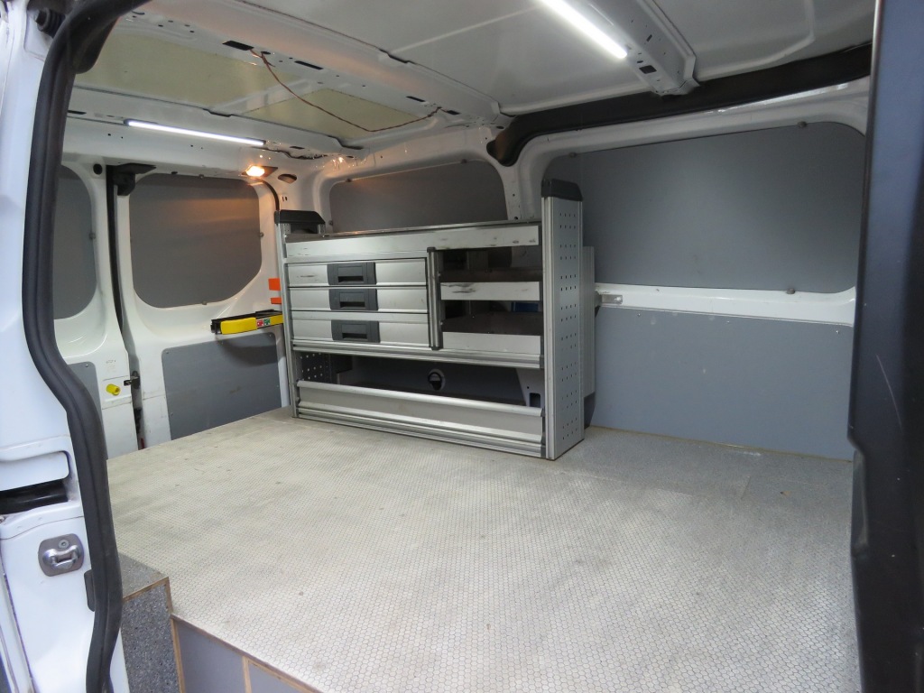 FORD-TRANSIT CUSTOM-280 2.0 TDCI L1H1 Trend / Camera / Inrichting / Trekhaak