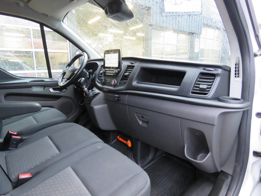 FORD-TRANSIT CUSTOM-280 2.0 TDCI L1H1 Trend / Camera / Inrichting / Trekhaak
