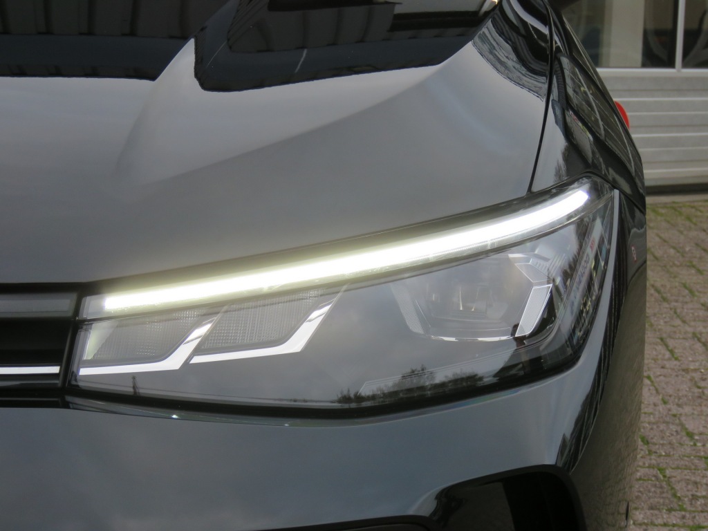 VOLKSWAGEN-PASSAT-Variant 1.5 eTSI Aut. Elegance Business / 360 Camera / Wegklap.h