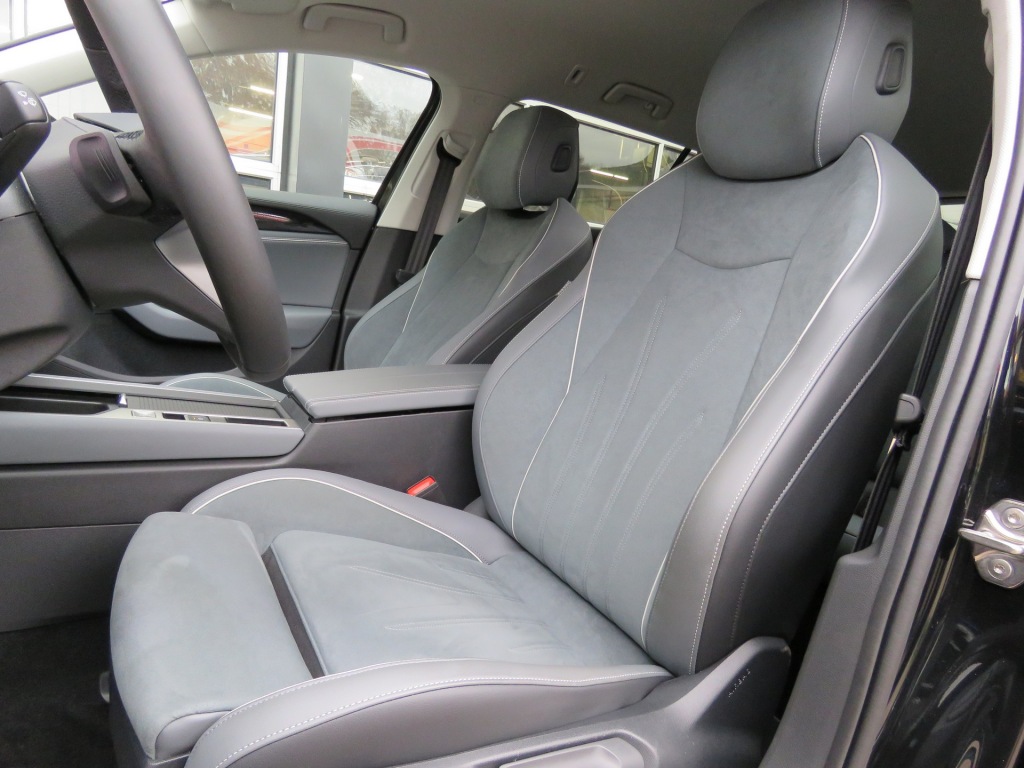 VOLKSWAGEN-PASSAT-Variant 1.5 eTSI Aut. Elegance Business / 360 Camera / Wegklap.h